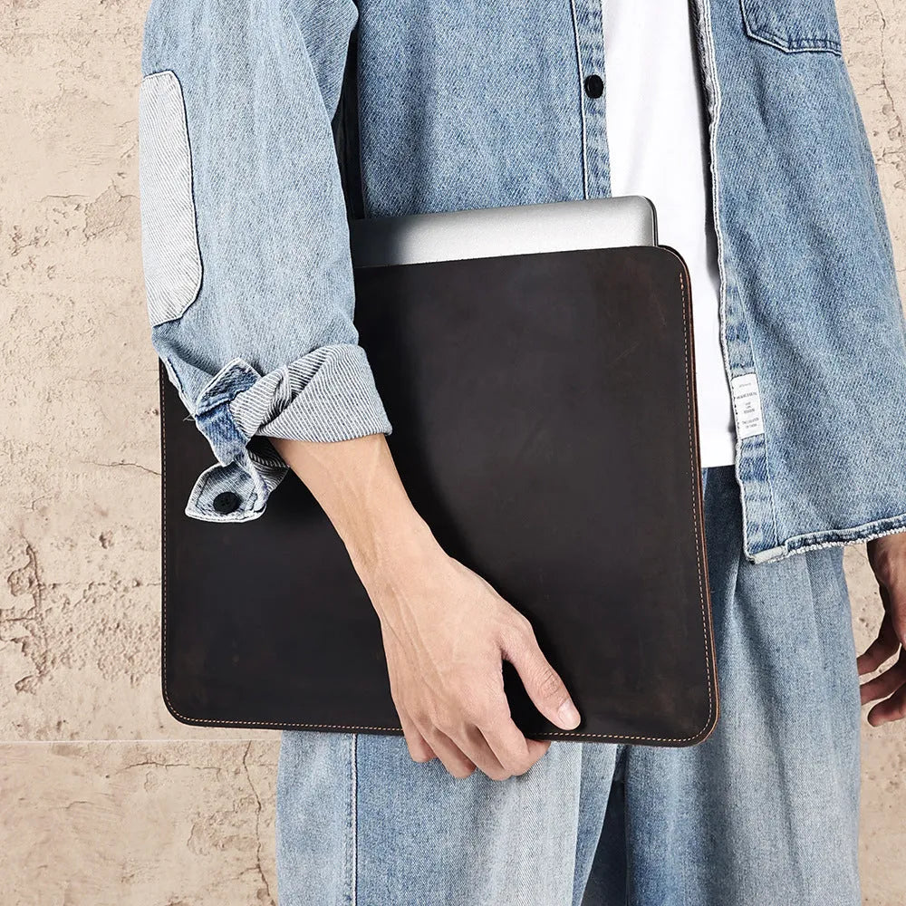 Horizontal computer liner bag in genuine crazy horse leather with organised compartments