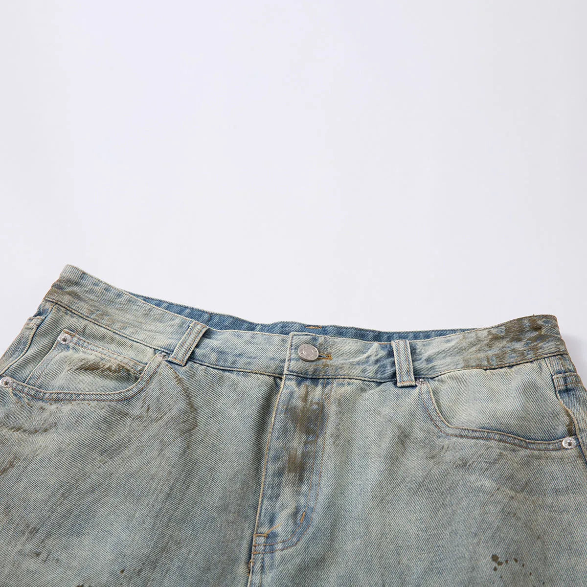 Men's washed blue cropped denim jeans with straight leg and zipper fly in Asian sizing