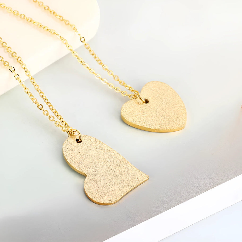Women's geometric heart-shaped titanium steel necklace with Japan and South Korea fashion inspiration