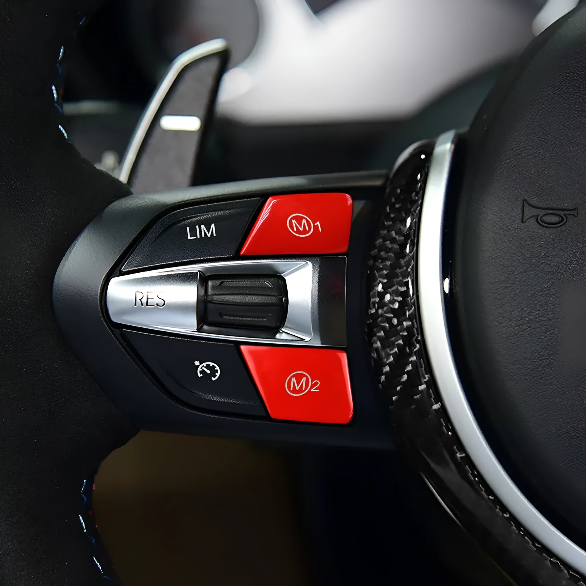 BMW steering wheel M1 M2 button accessories in red and blue colours with installation keys