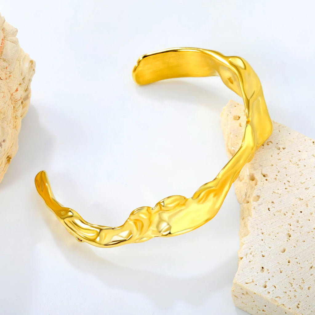 Men's adjustable stainless steel alloy bracelet in gold, silver, and black colour options.