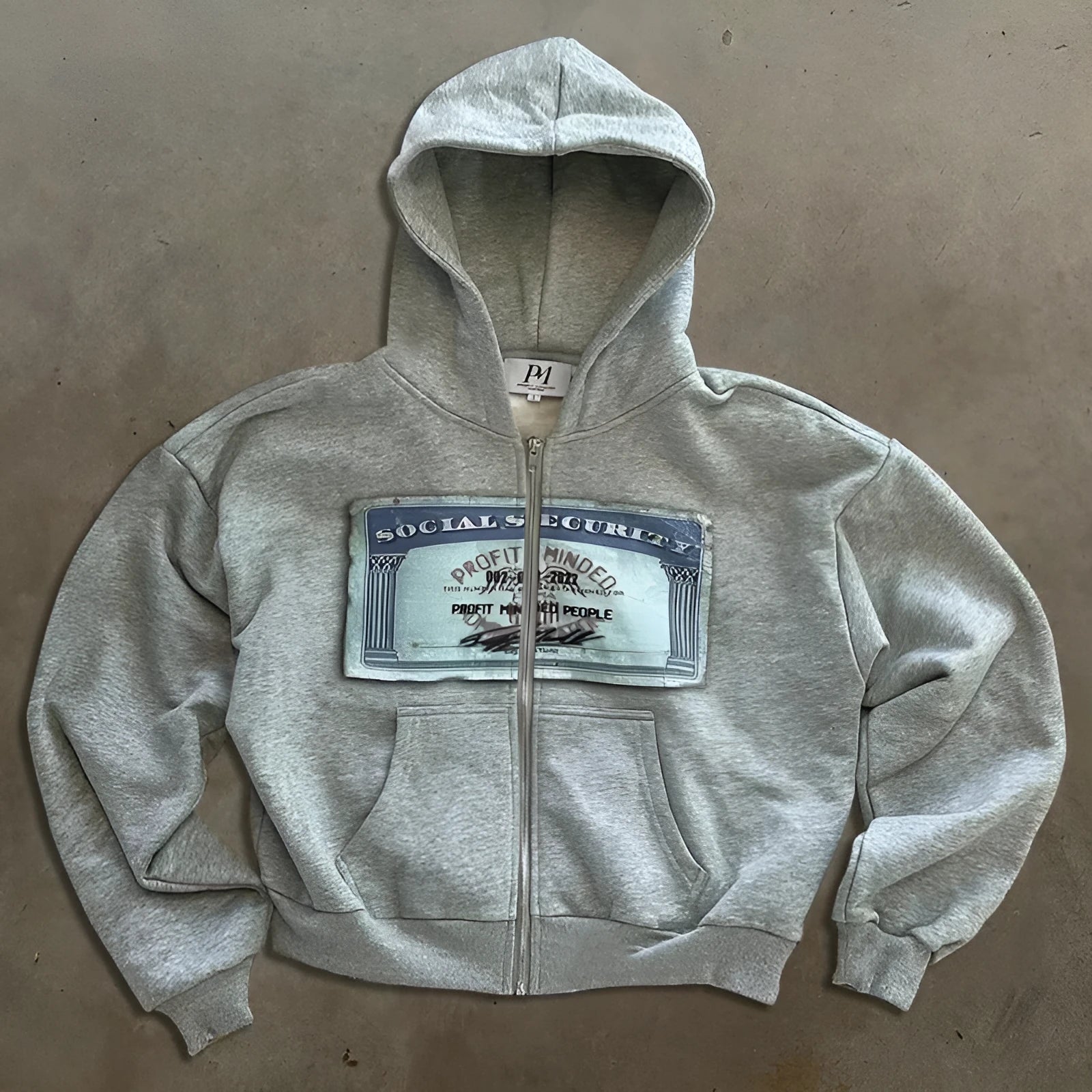 Men's and women's loose fit hoodie jacket with zipper pockets in letter pattern design