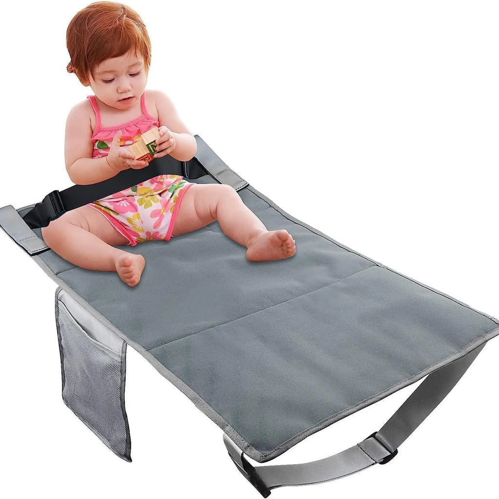 Portable children's aircraft pedal seat extender in nylon with optional drawstring pocket in blue colour