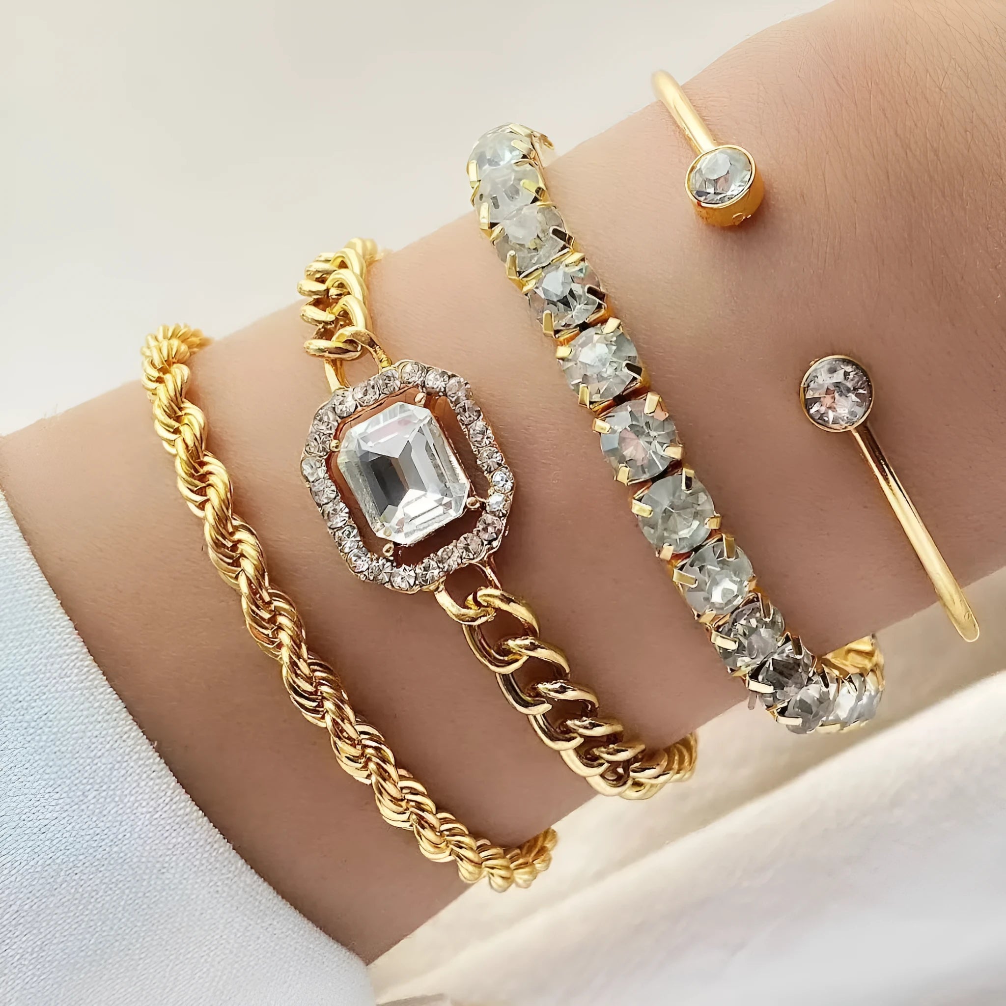 Women's retro geometric alloy bracelet set with four matching jewellery pieces in gold colour