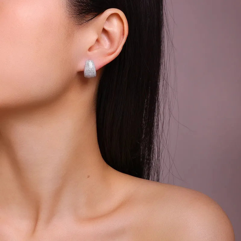 Geometric S925 sterling silver ear studs with moissanite stones and alloy backs