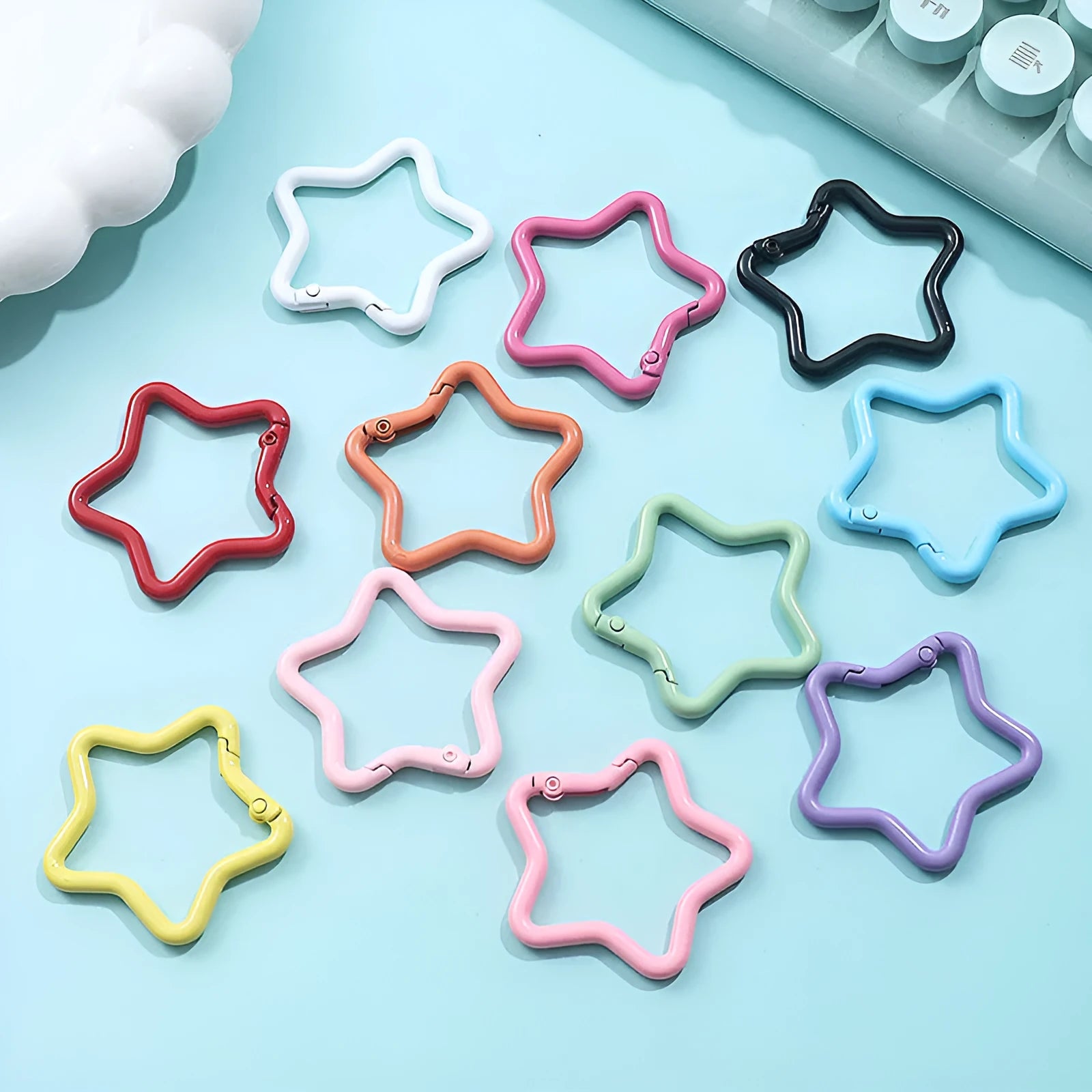 Zinc alloy five-pointed star keychain in multiple colour options