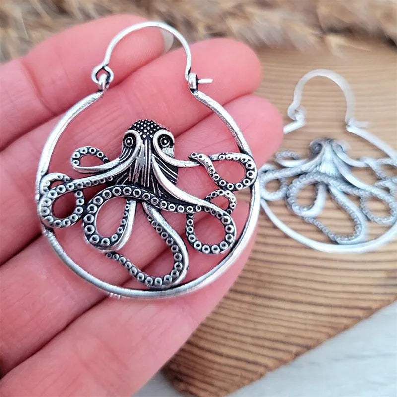 Antique silver vintage-style octopus earrings made from zinc alloy.