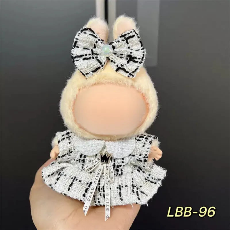 Plastic clothes for 17cm tall vinyl figurines in various style options