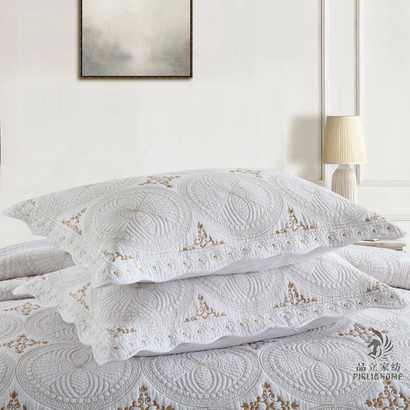 Pure cotton bed cover set with European embroidery and clip sheets design
