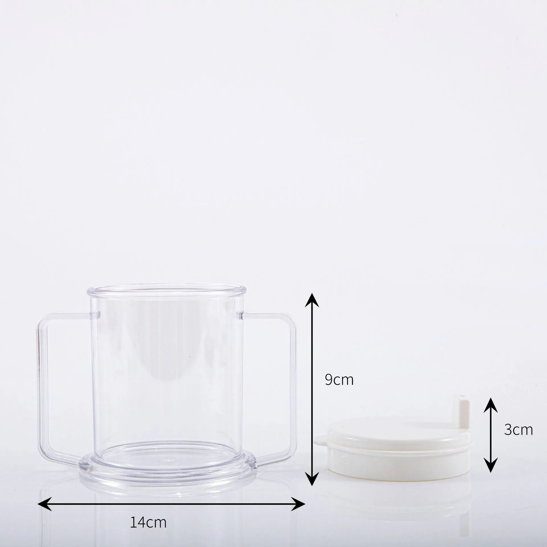 Transparent spill-proof drinking cup with modern simple design
