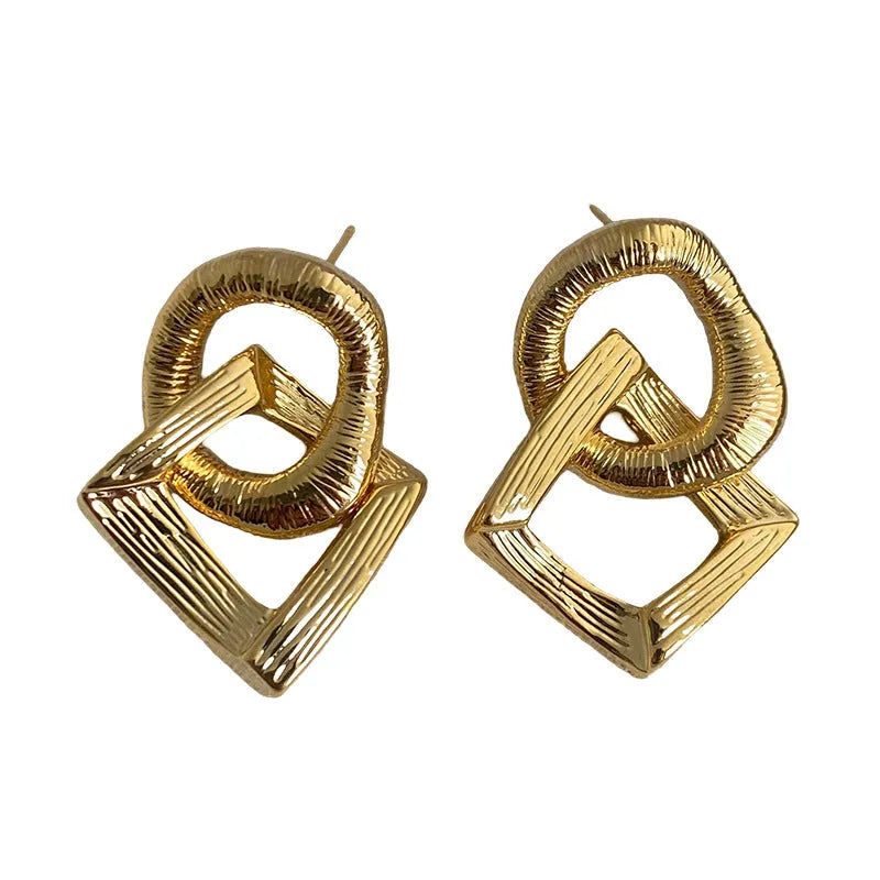Geometric circle pendant earrings with retro style in gold or silver electroplated finish