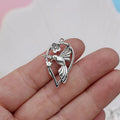 Gold-coloured alloy magpie bird charm pendant for DIY necklace or bracelet making.