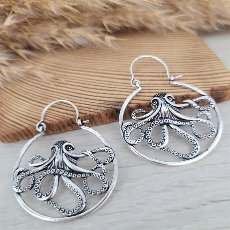 Antique silver vintage-style octopus earrings made from zinc alloy.