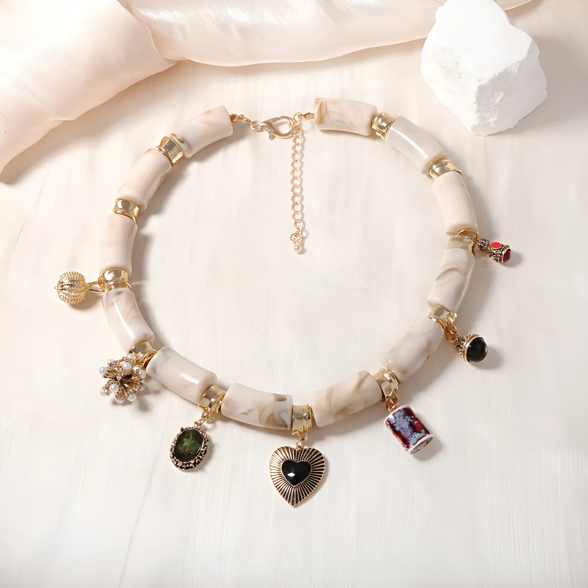 Heart-shaped resin bamboo necklace for women with electroplating finish in picture colour