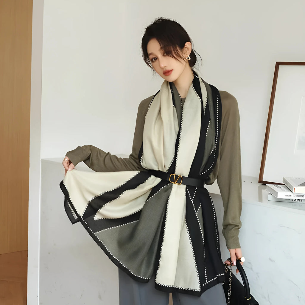 Polyester women's printed shawl scarf with vintage patterns measuring 180 x 90 cm