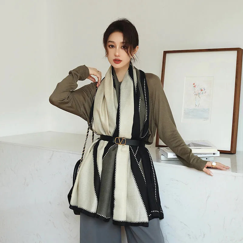 Polyester women's printed shawl scarf with vintage patterns measuring 180 x 90 cm