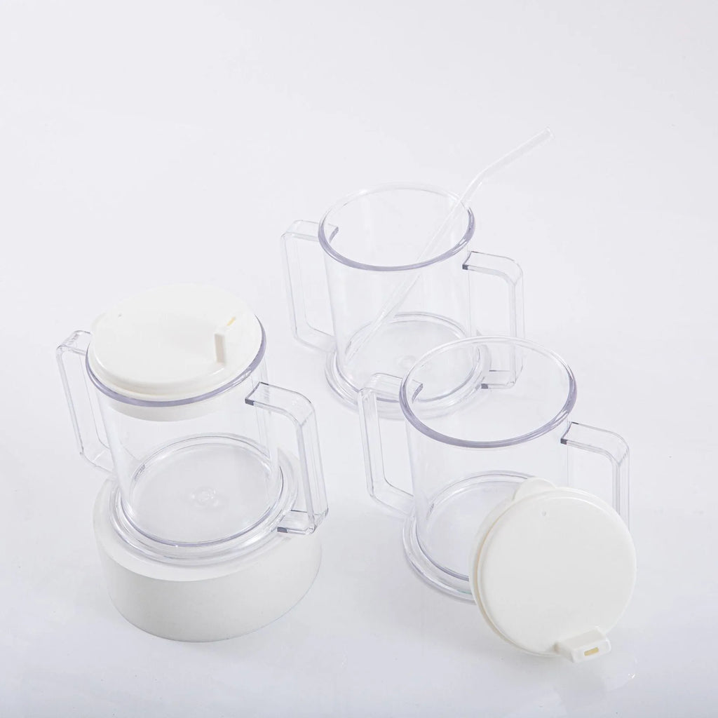 Transparent spill-proof drinking cup with modern simple design