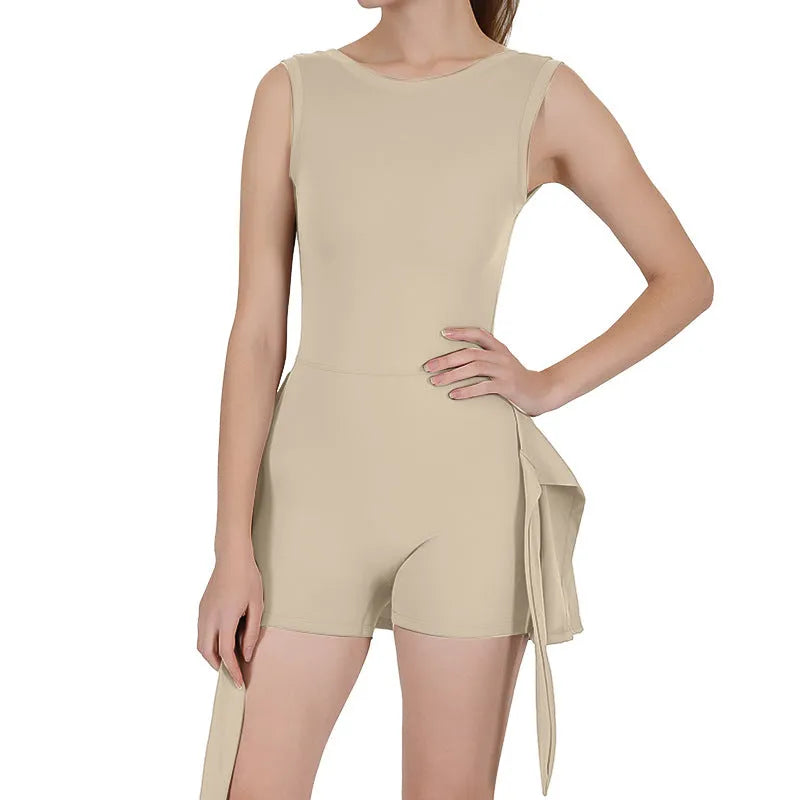 Women's solid colour sports skirt with a shaping back panel, shown in multiple colour options.