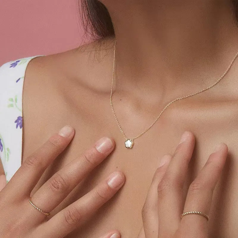 White mother of pearl shell flower necklace with copper O-chain in gold or silver finish