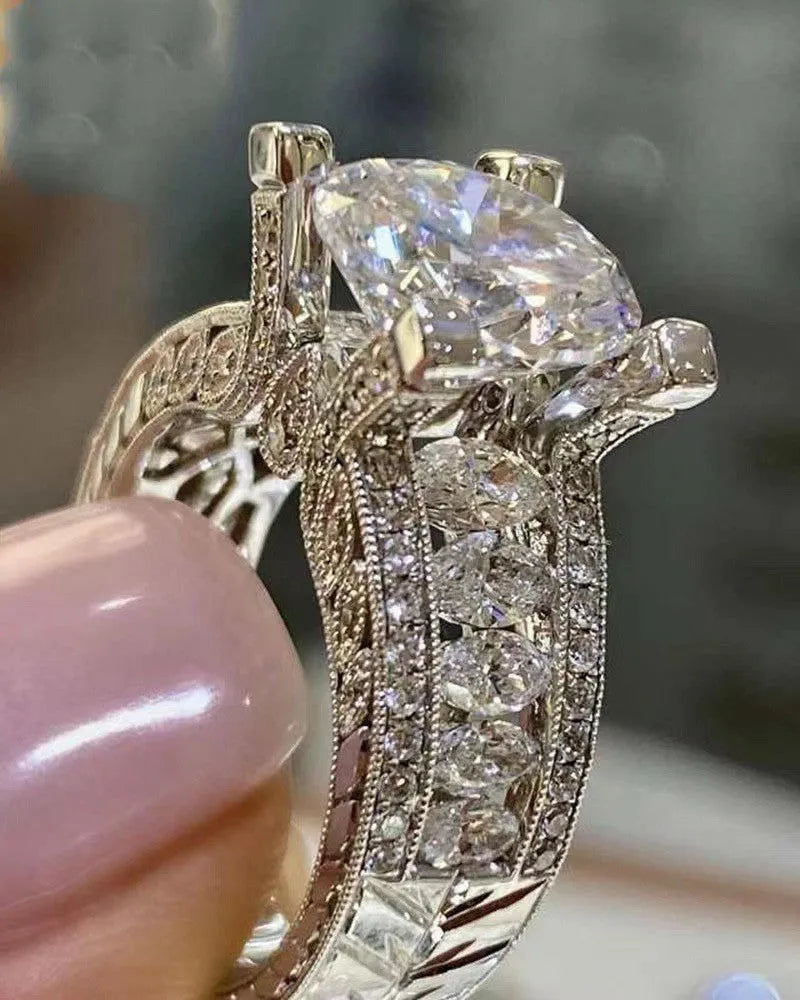 Silver alloy geometric women's engagement ring with round elements in gold or white electroplated finish