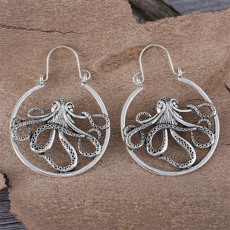 Antique silver vintage-style octopus earrings made from zinc alloy.
