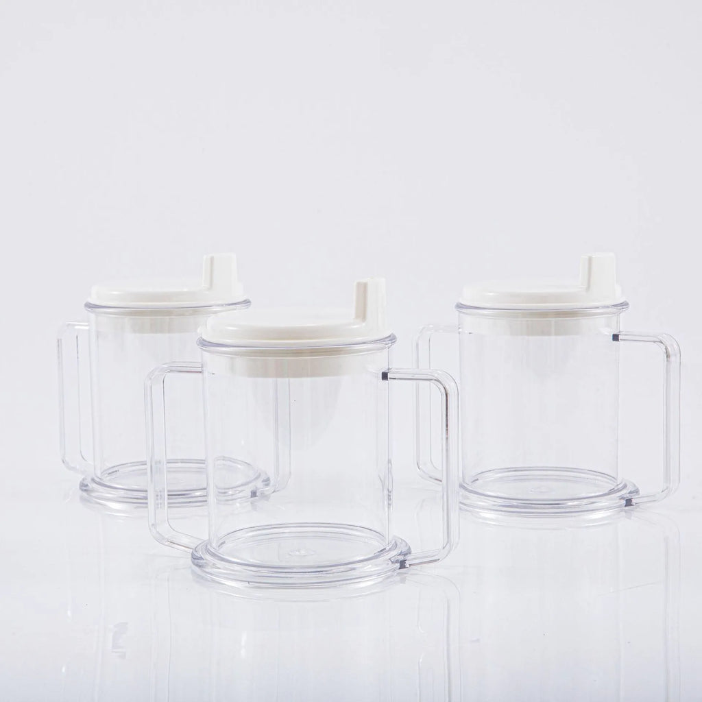 Transparent spill-proof drinking cup with modern simple design
