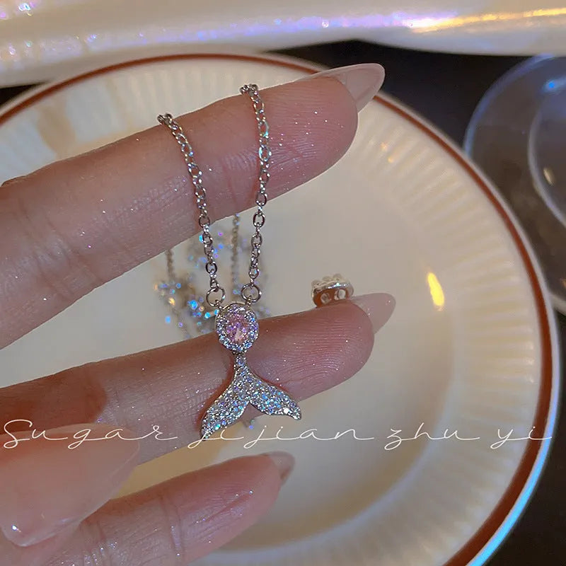 Women's geometric fishtail pendant on an O-ring chain, made of S925 sterling silver.