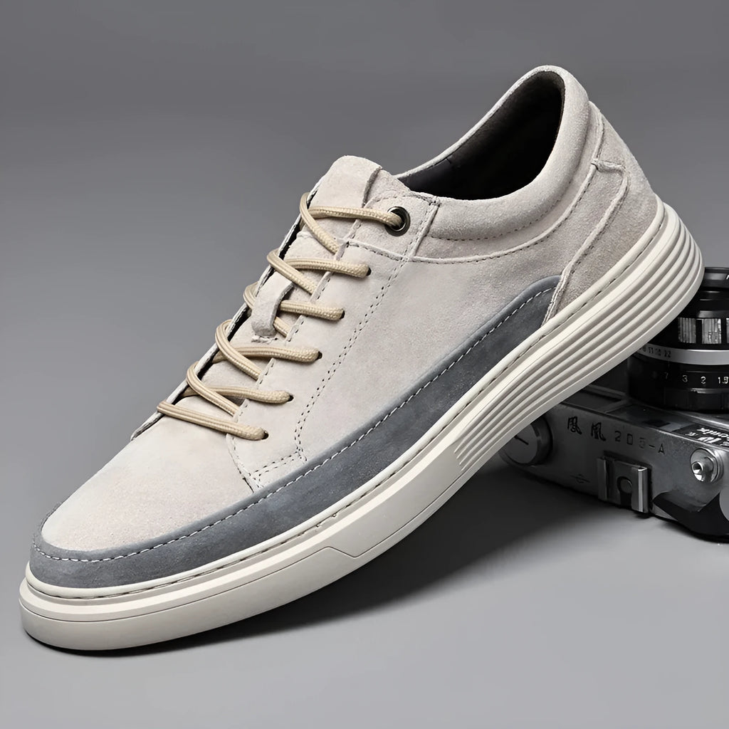 Men's grey casual skate shoes with pigskin upper and rubber sole, front lace-up design with round toe