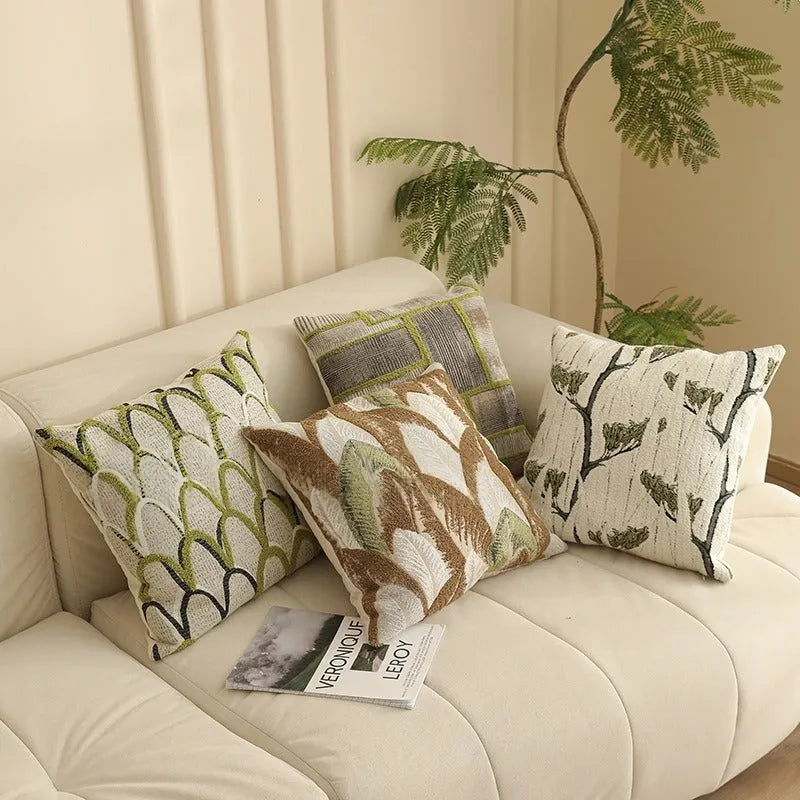 Yarn-dyed jacquard cushion cover with retro plant and flower pattern, 45x45 cm, in a waist pillow shape.