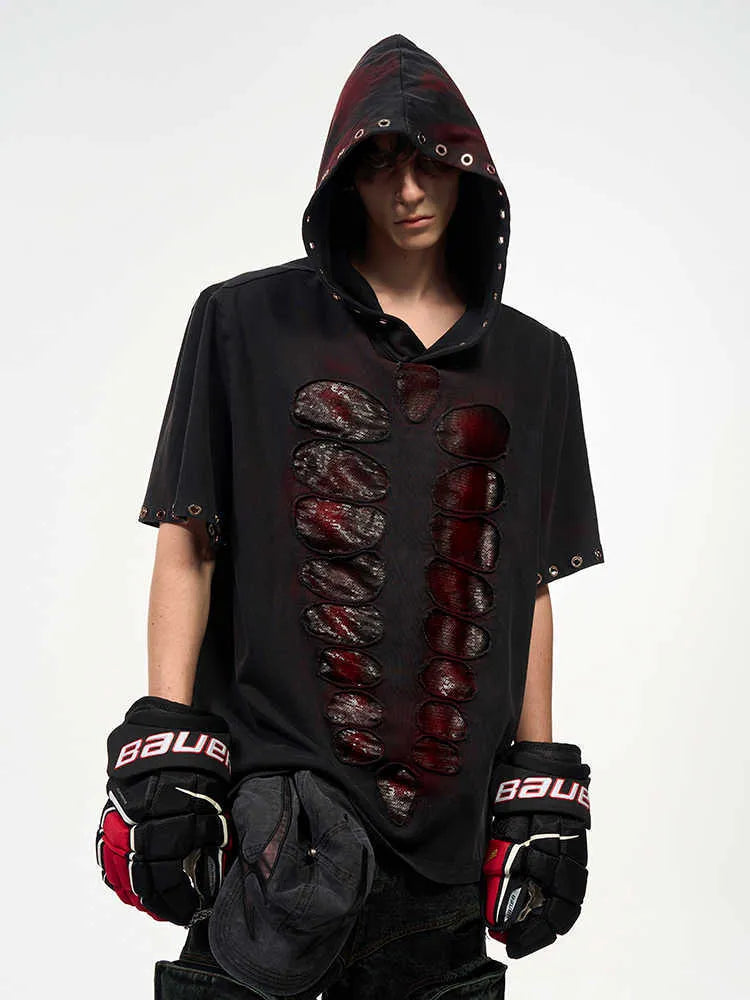 Black men's loose-fit hooded T-shirt with short sleeves and sequin decoration.