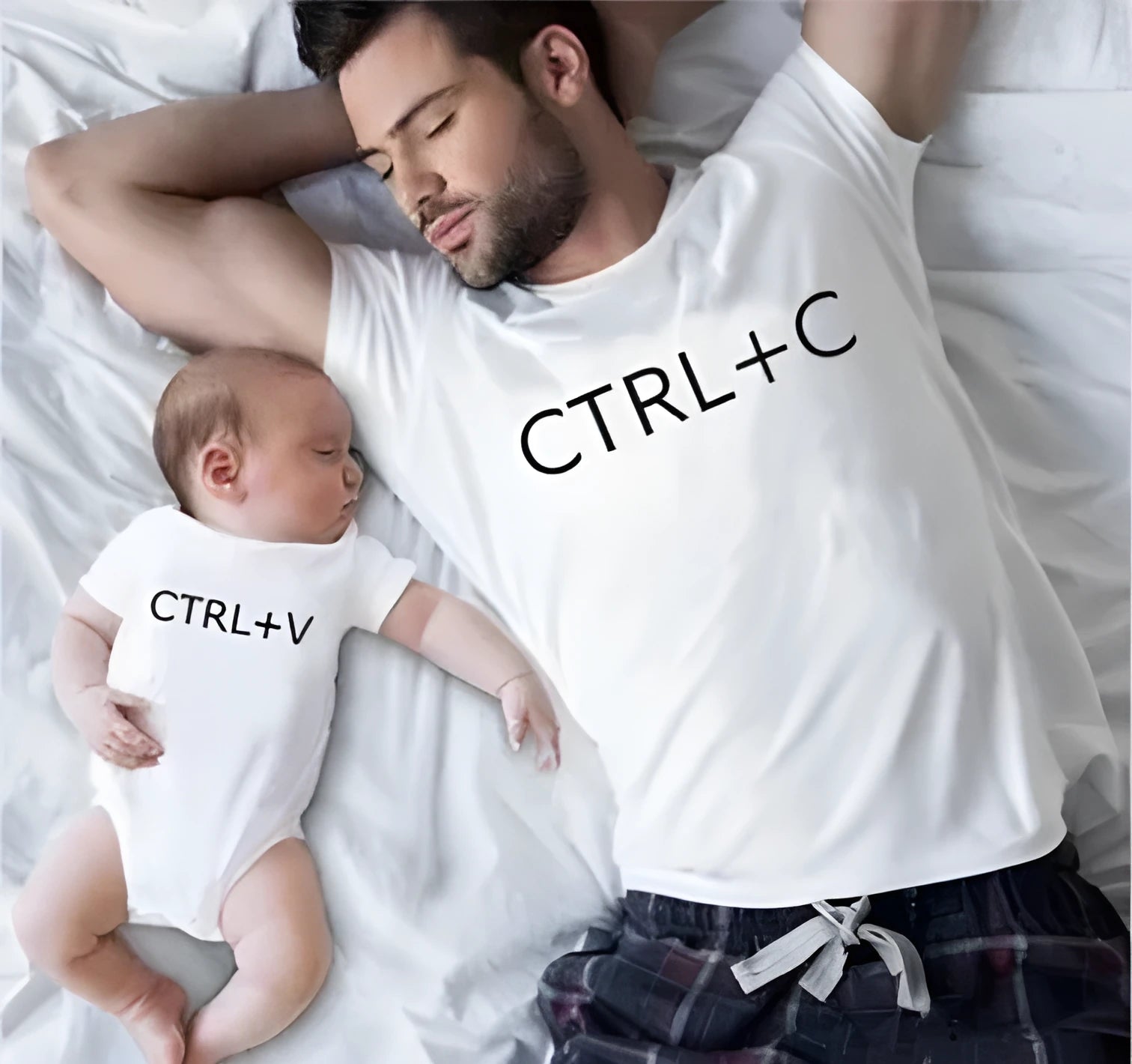 Family parent-child matching T-shirts in black and white, adult and children sizes, short sleeve round neck polyester