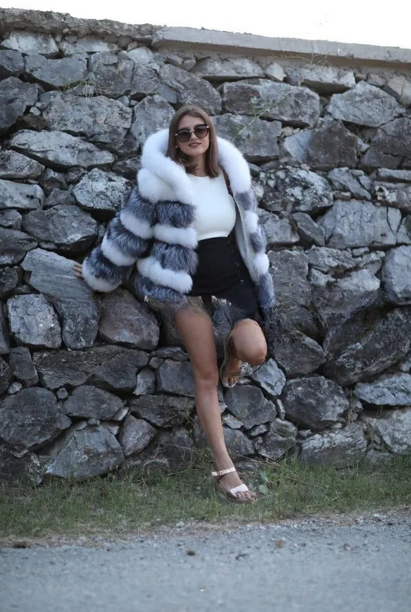 Women's loose-fitting artificial fur hooded coat in street fashion style