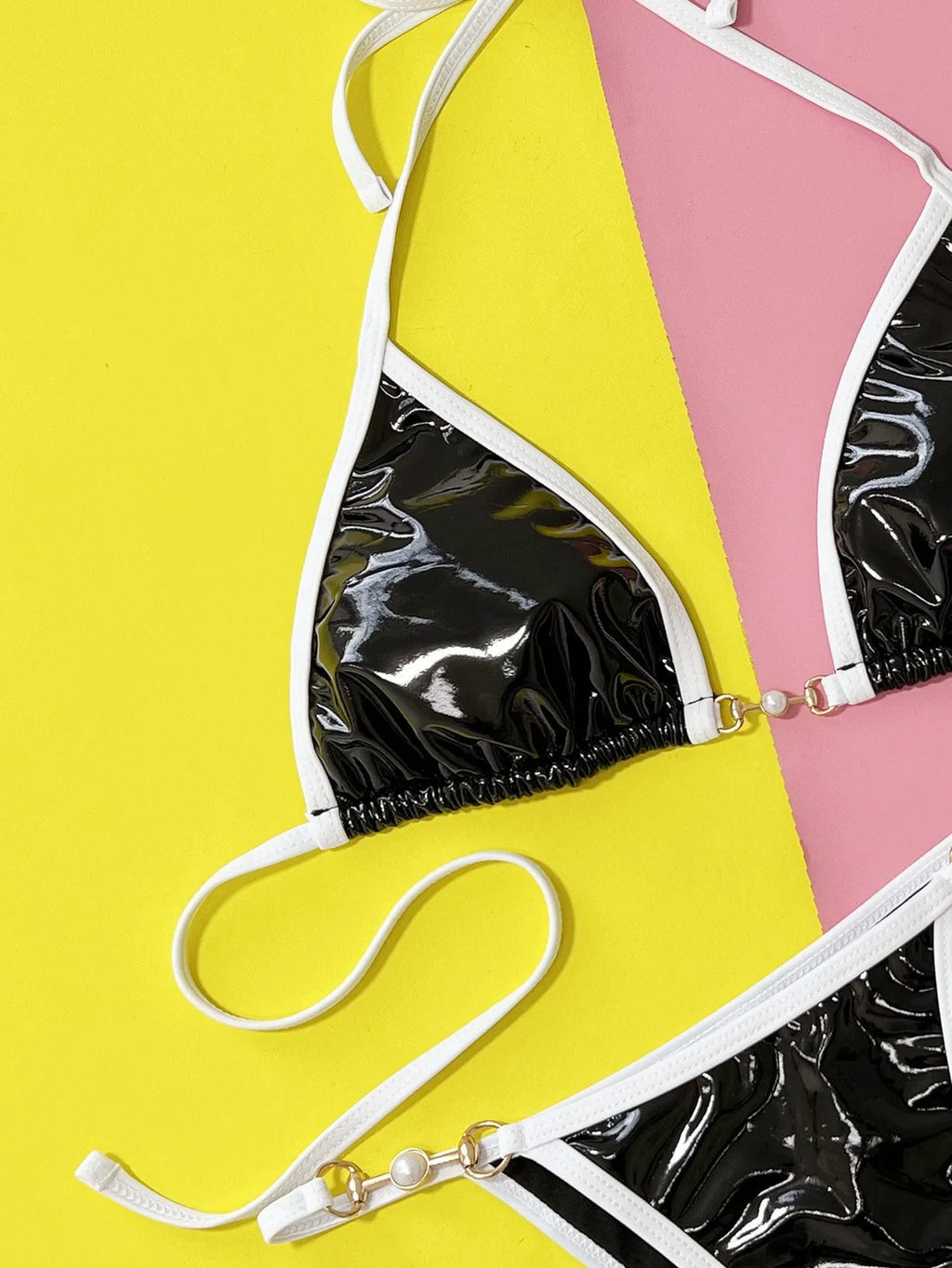 Black solid colour women's bikini swimsuit with polyester fabric