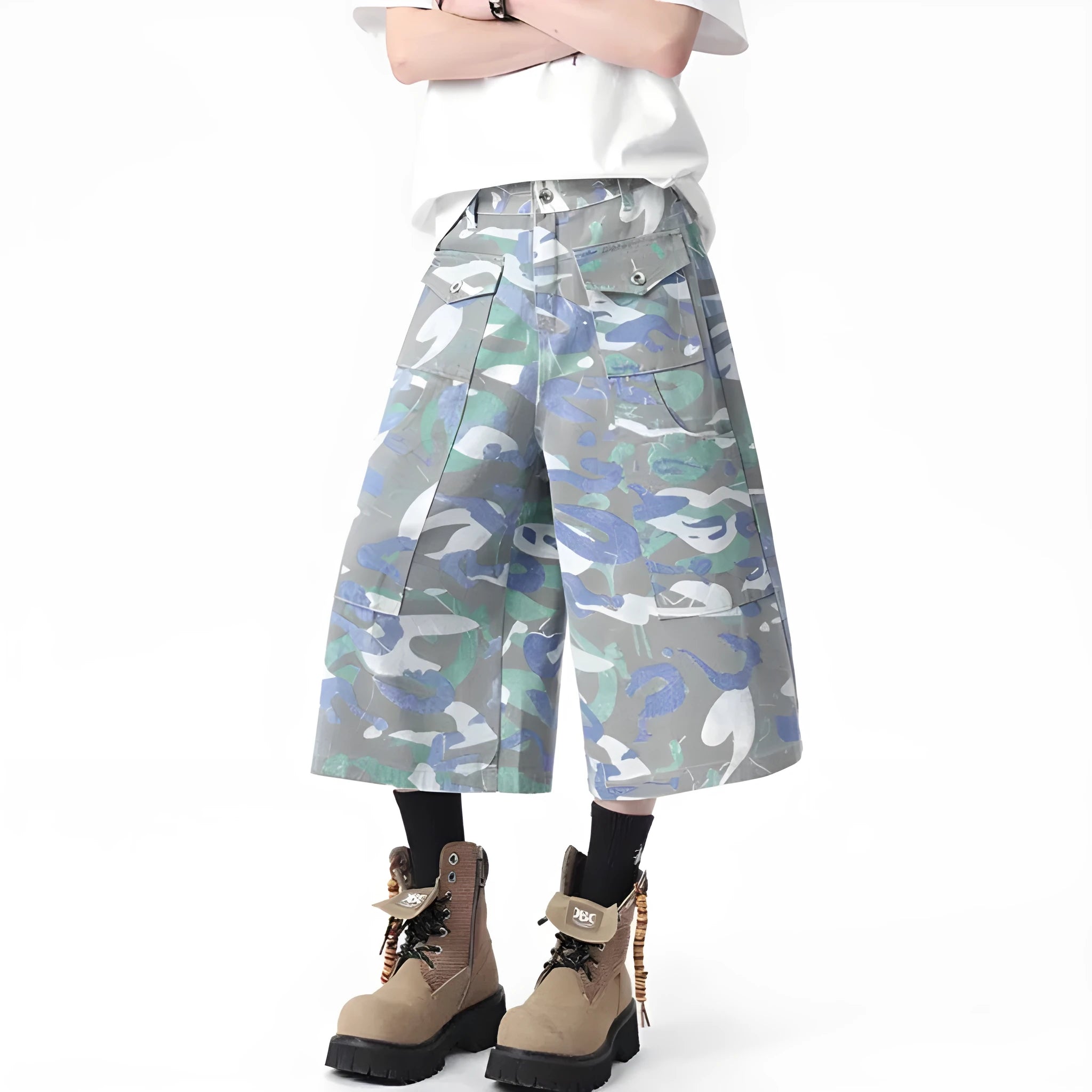 Straight leg cropped trousers in camouflage pattern with zipper fly and front pocket