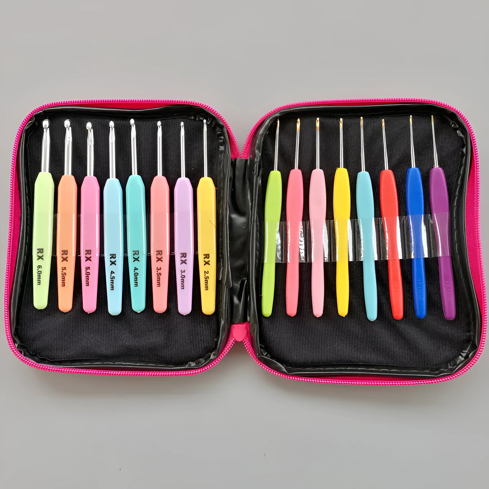 Complete set of 16 crochet hooks in various sizes with thick and thin handles in PU storage bag