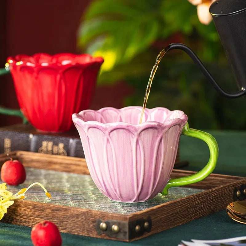 Ceramic breakfast cup with floral pattern showing 500ml capacity measurement