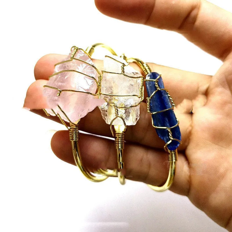 Geometric natural crystal bracelet with gold winding and ethnic bohemian design