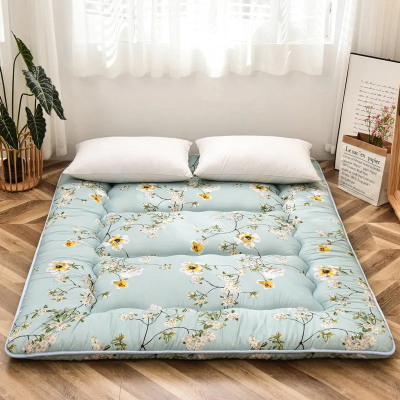 Thickened foldable tatami floor mat with 10cm polyester fibre cushioning, available in multiple colours and sizes