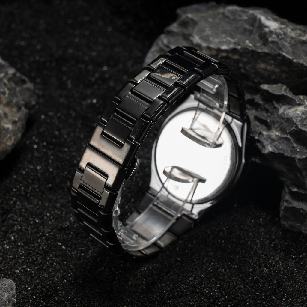 Men's business casual watch with stainless steel band and quartz movement in three colour options