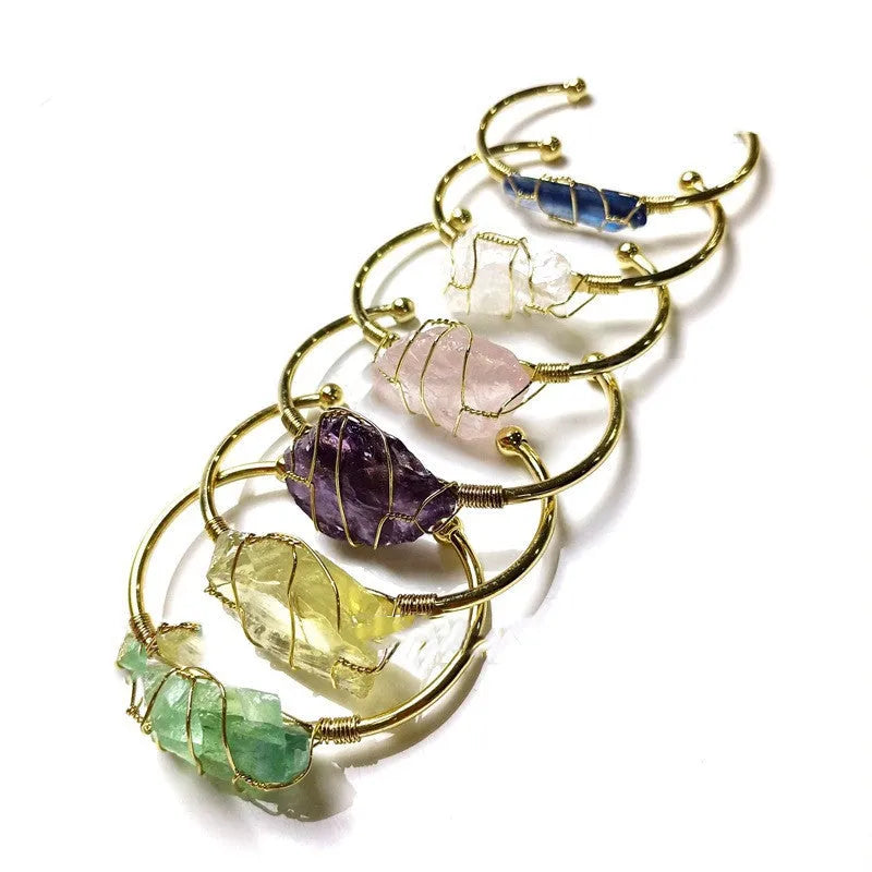 Geometric natural crystal bracelet with gold winding and ethnic bohemian design