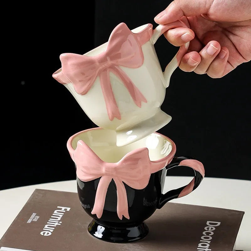 Ceramic mug with heart bow design in black pink colour, 400ml capacity