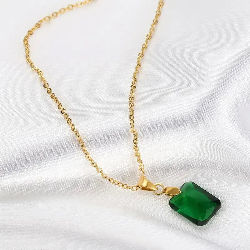 Copper geometric rectangular pendant necklace with quadrilateral design in XL1006 green colour on O-ring chain
