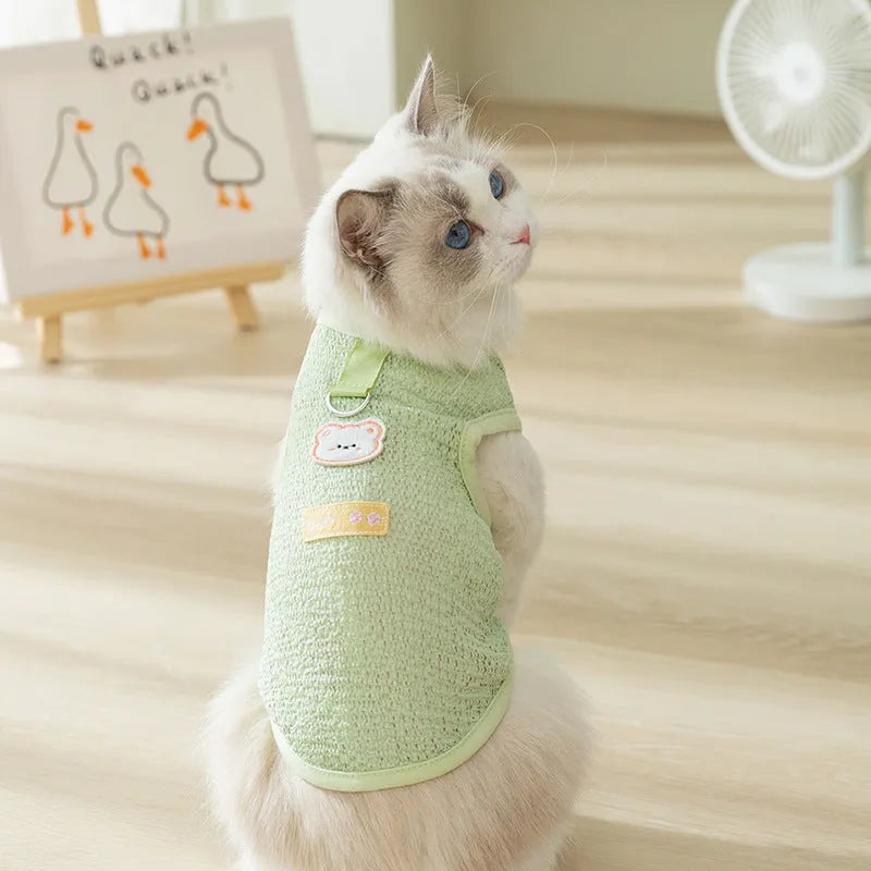 Hollowed-out breathable cat clothes with bear patch design in knitted fabric