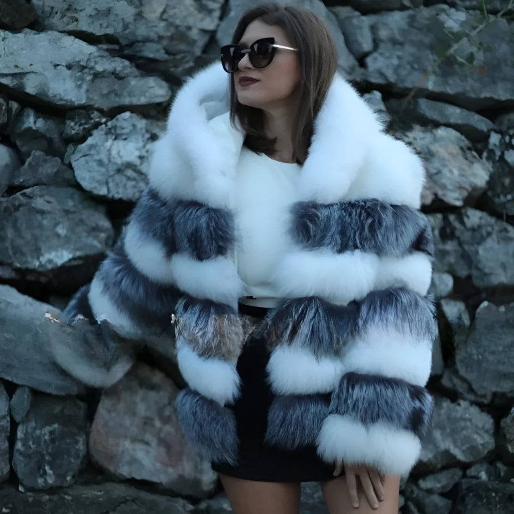 Women's loose-fitting artificial fur hooded coat in street fashion style