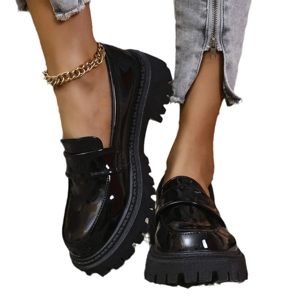 British style women's slip-on loafers with chunky platform heel in black colour
