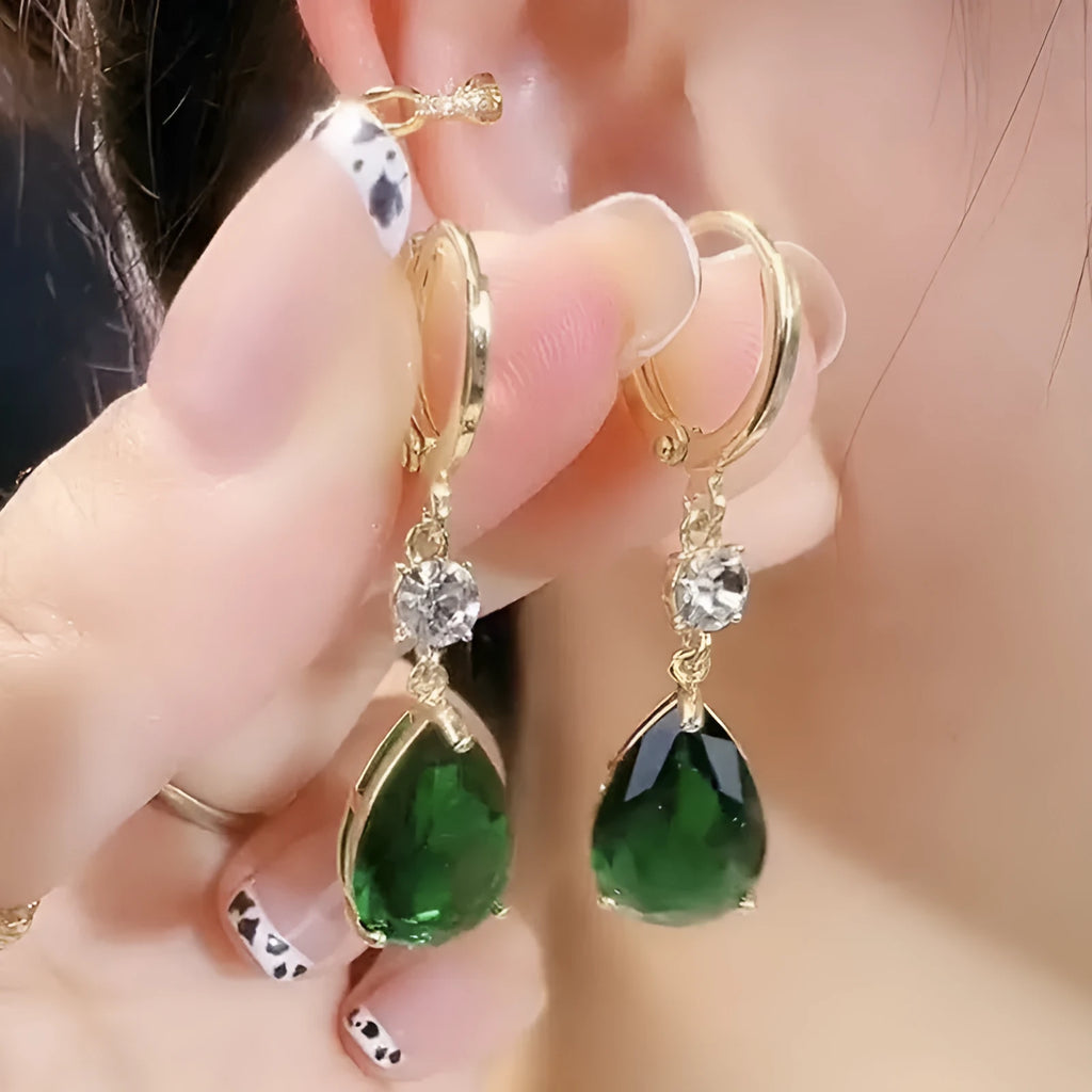 Emerald green geometric teardrop alloy earrings with contemporary drop design