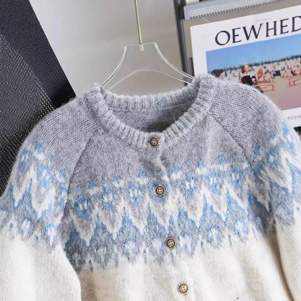Women's thick jacquard knit sweater coat with contrasting colour design in loose fit