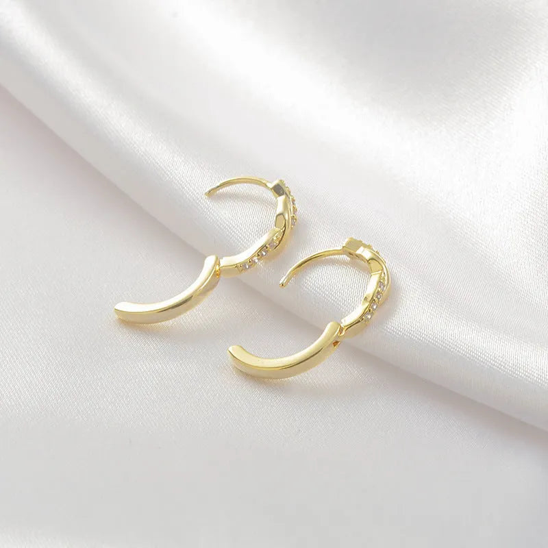 Women's geometric hemp rope earrings in gold and silver colours with diamond-cut copper finish