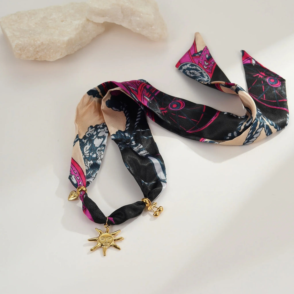 Women's geometric pendant necklace or bracelet with gold plating and adjustable 41-50cm chain