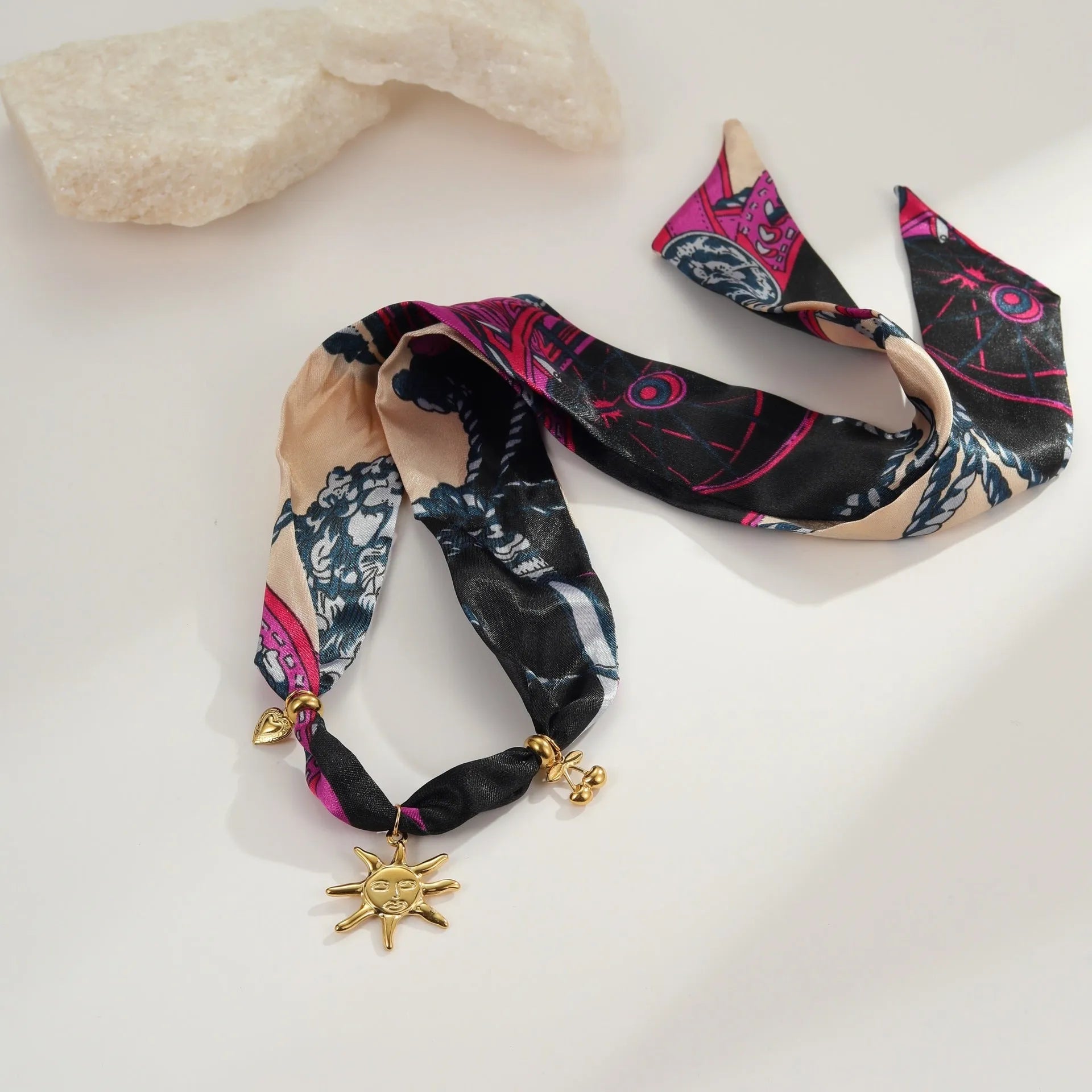 Women's geometric pendant necklace or bracelet with gold plating and adjustable 41-50cm chain